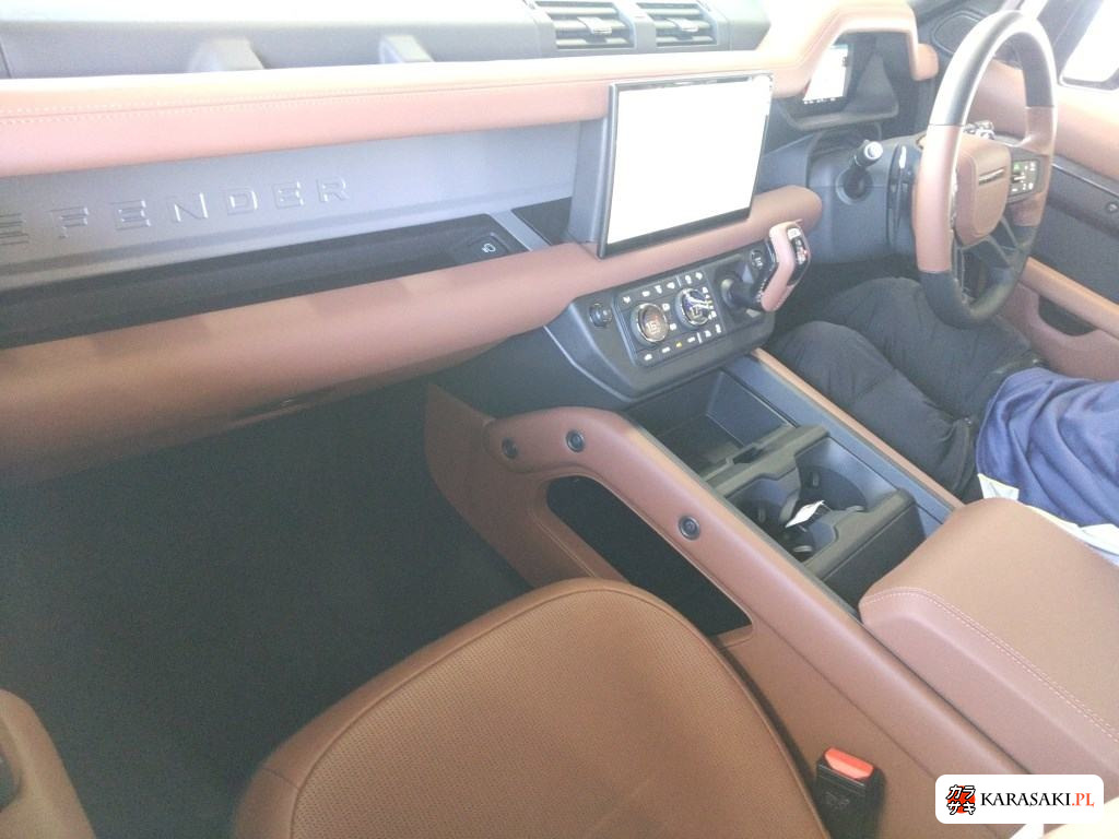 2025 Land Rover Defender 5D 4WD 5