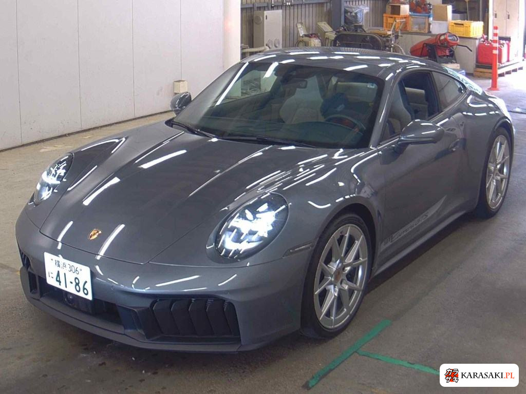 2025 Porsche 911 CP Carrera GTS 3