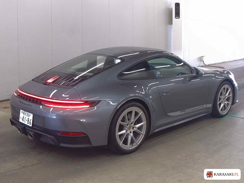 2025 Porsche 911 CP Carrera GTS 4
