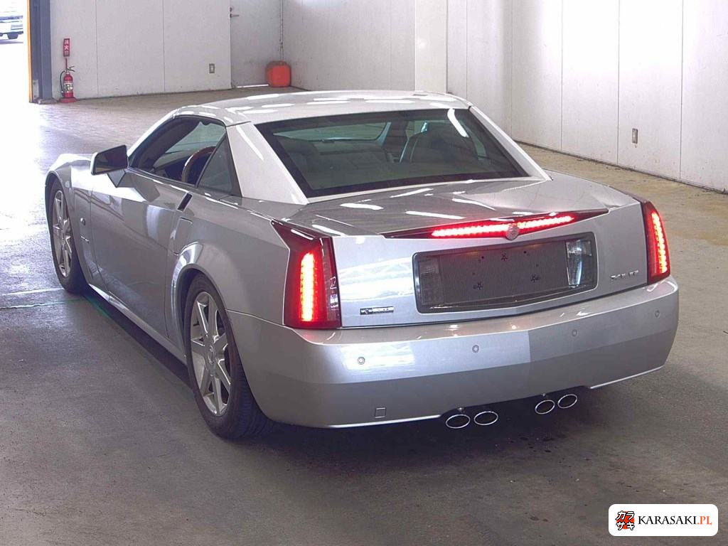 2004 Cadillac XLR Base Grade 2