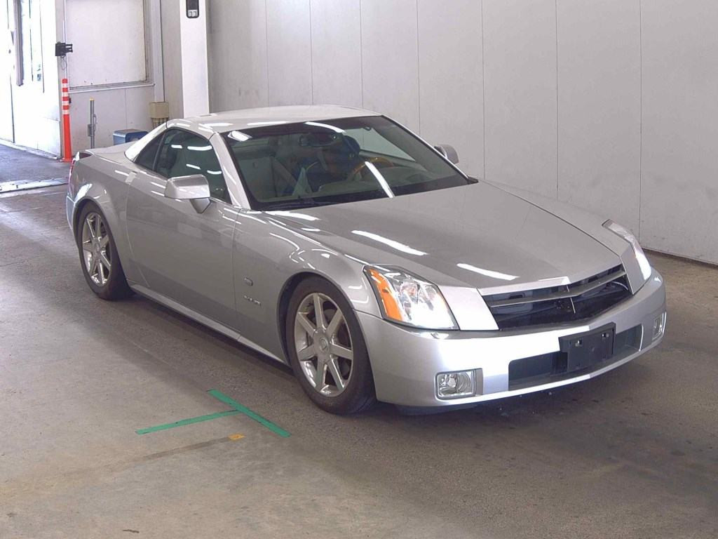Cadillac XLR 2004 z aukcji japońskiej
