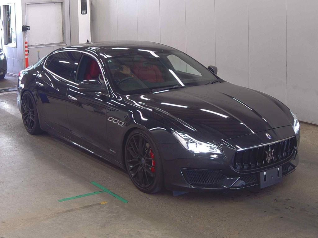 Maserati Quattroporte 2018 z aukcji japońskiej
