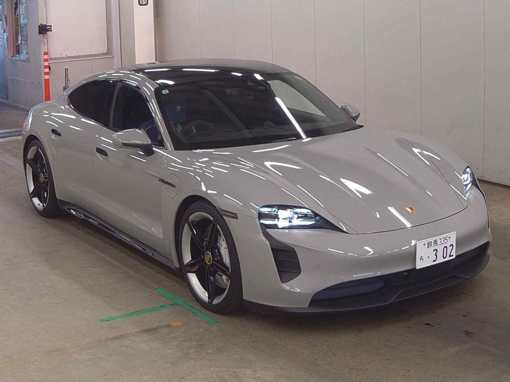 Porsche Taycan 2023 z aukcji japońskiej