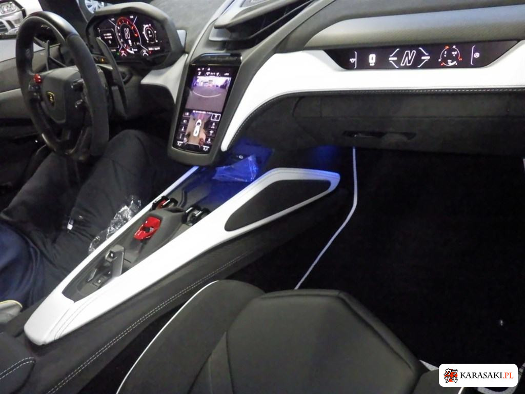 2025 Lamborghini Revuelto 4WD Base Graed 5
