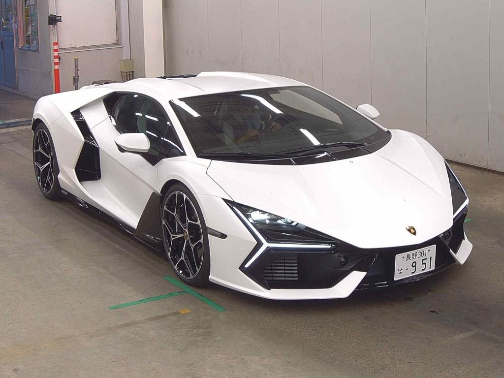 Lamborghini Revuelto 2025 z aukcji japońskiej