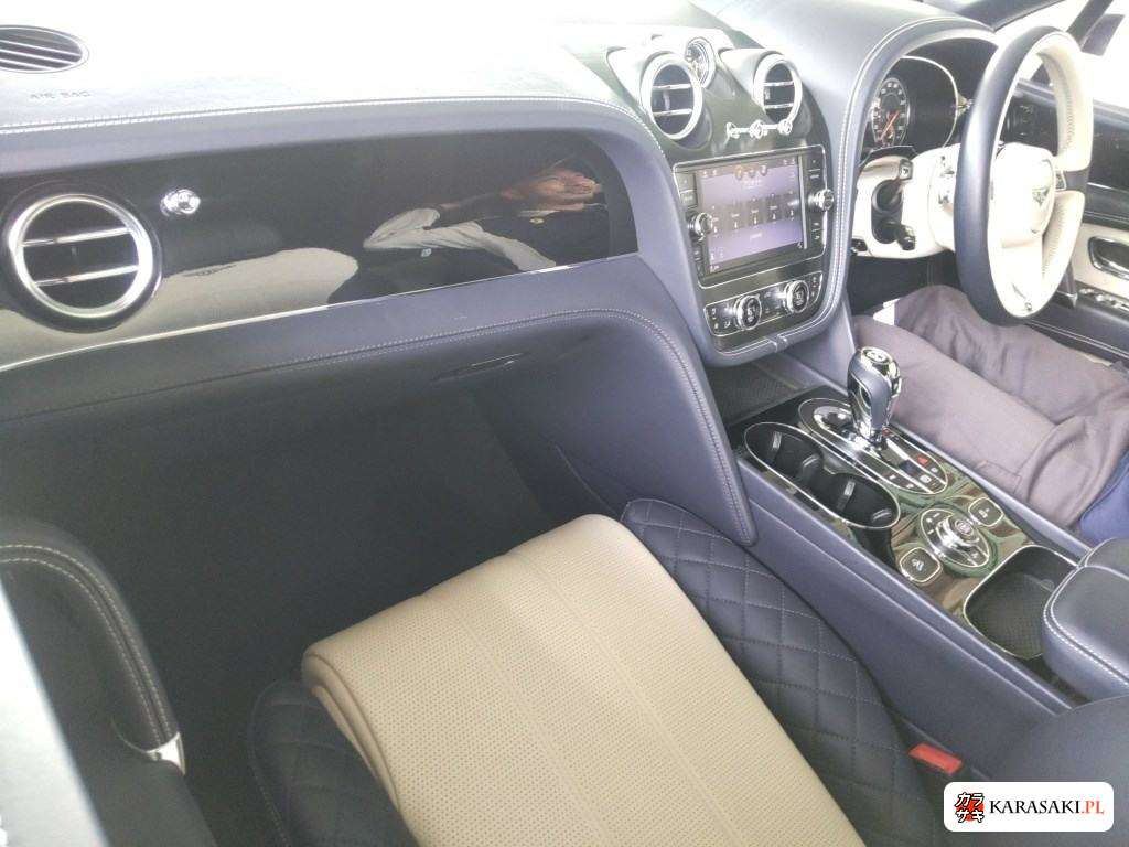 2019 Bentley Bentayga 4WD Base Grade 5