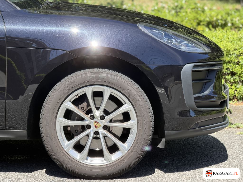 2022 Porsche Macan 4WD 8