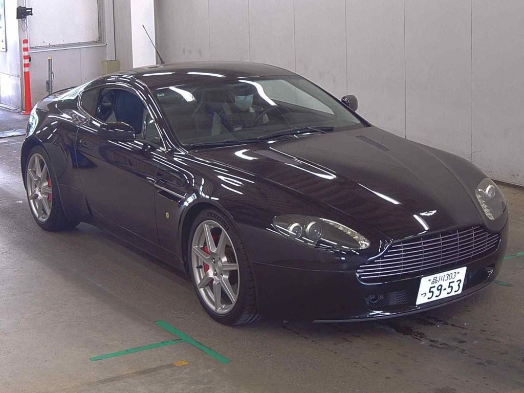 Aston Martin V8 Vantage 2006 z aukcji japońskiej