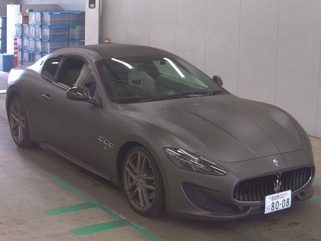 Maserati Granturismo 2016 z aukcji japońskiej
