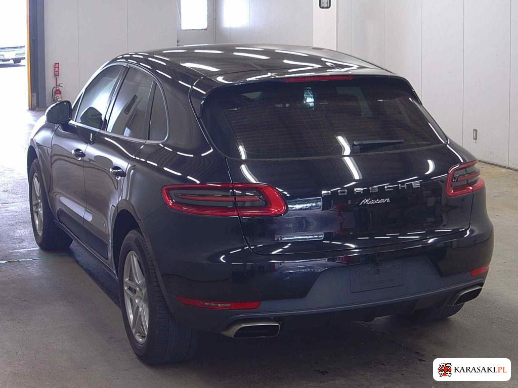 2015 Porsche Macan 4WD 2
