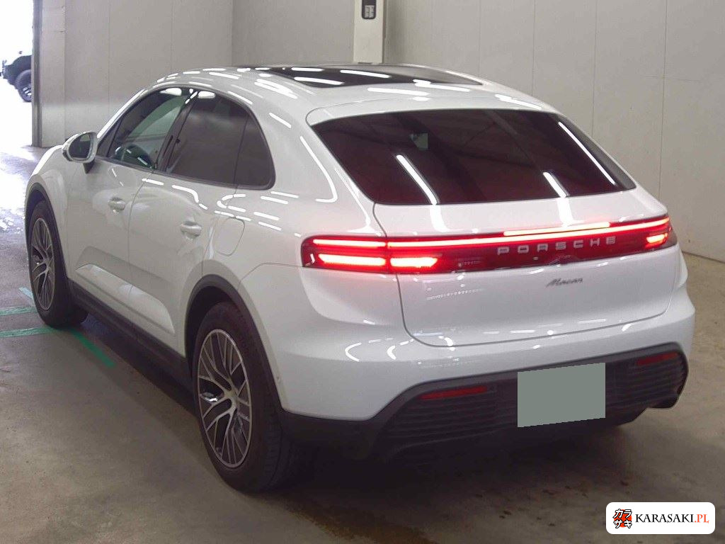 2025 Porsche Macan 2