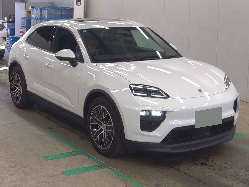 Porsche Macan 2025 z aukcji japońskiej
