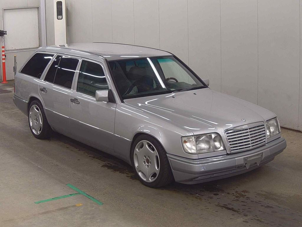 Mercedes-Benz E-Class Stationwagon 1995 z aukcji japońskiej