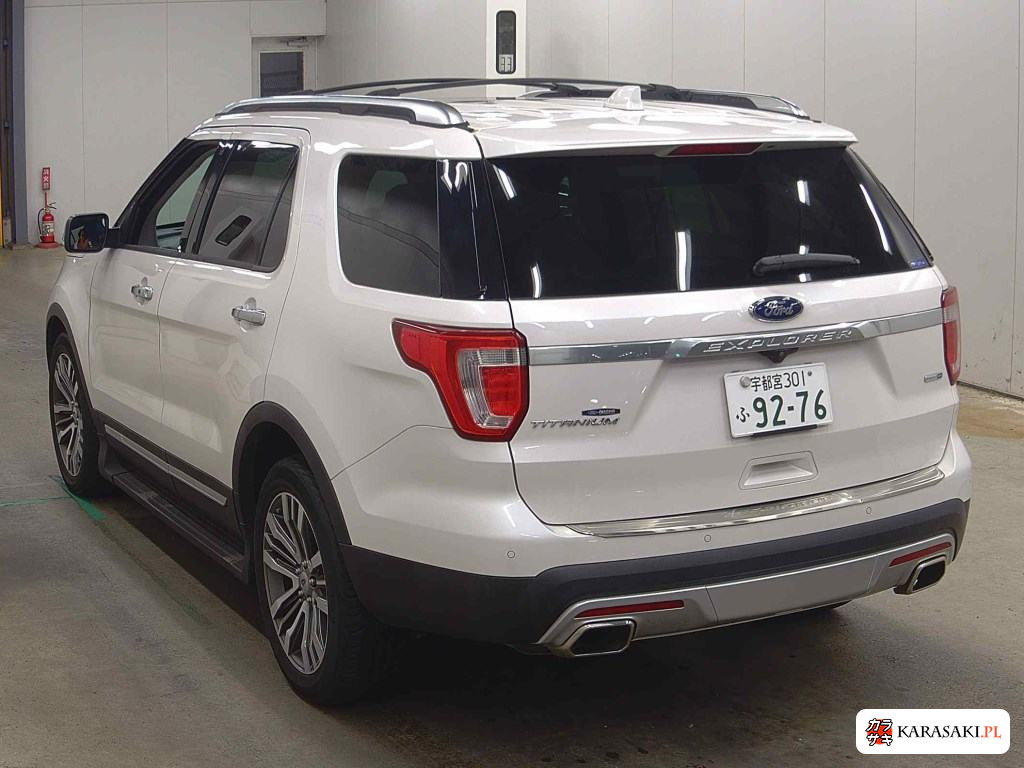 2016 Ford Explorer 5D 4WD Titanium 2