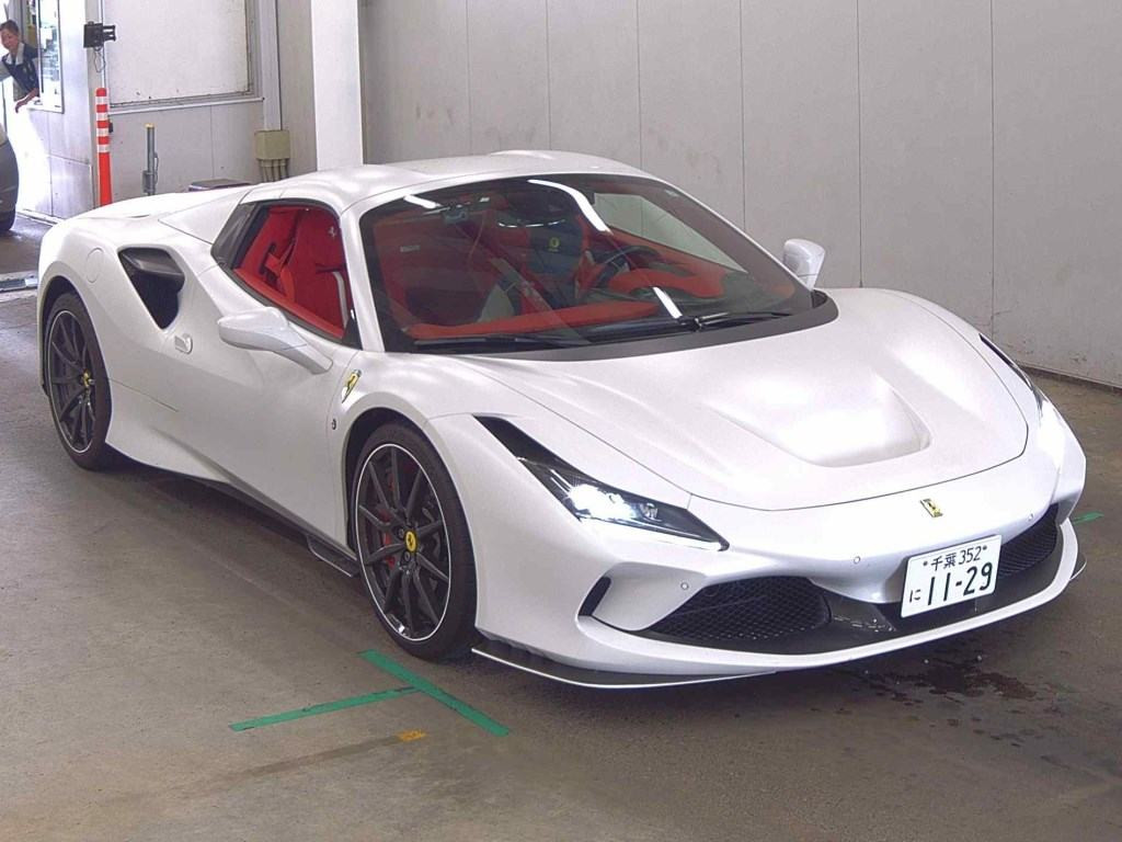 Ferrari F8 Spider 2023 z aukcji japońskiej