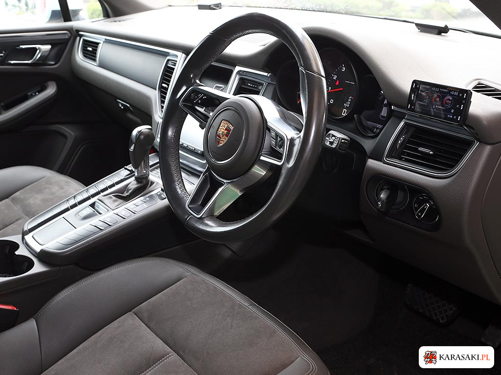 2014 Porsche Macan 4WD 9