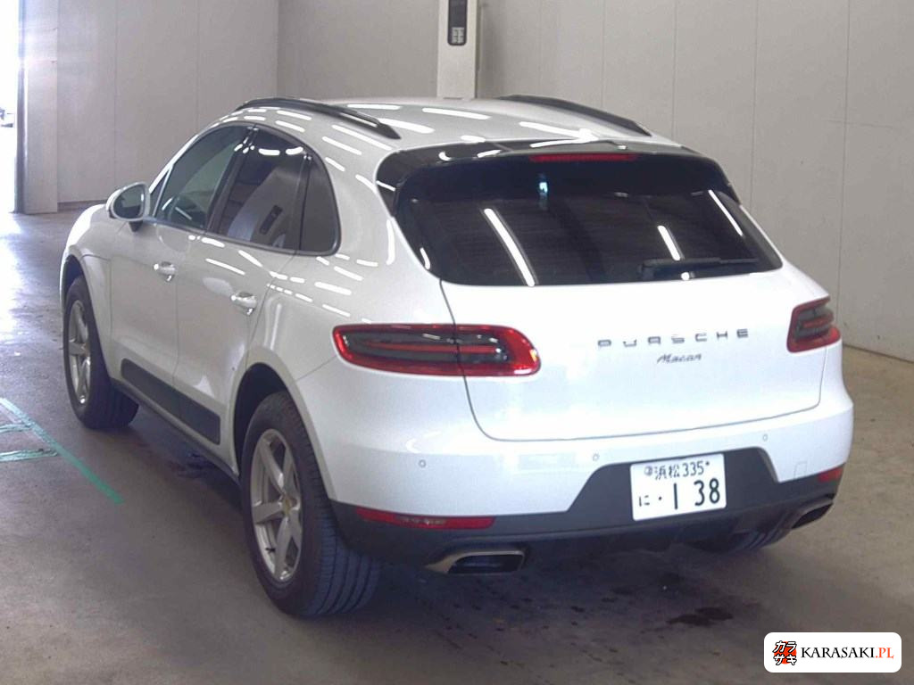 2014 Porsche Macan 4WD 2