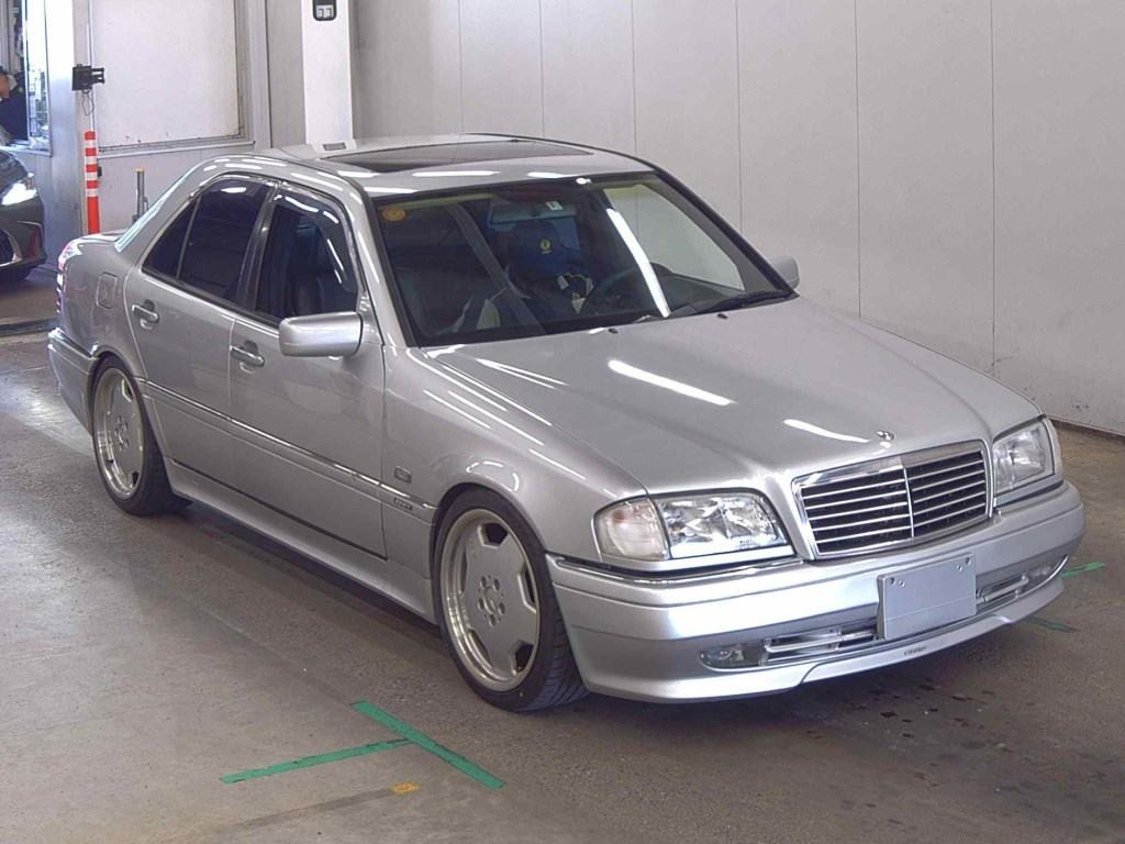 Mercedes-AMG C-Class 1995 z aukcji japońskiej