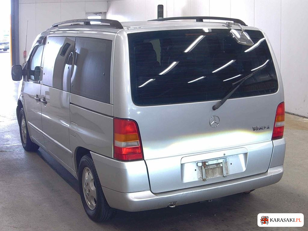 2004 Mercedes-Benz V-Class 5D V230 2