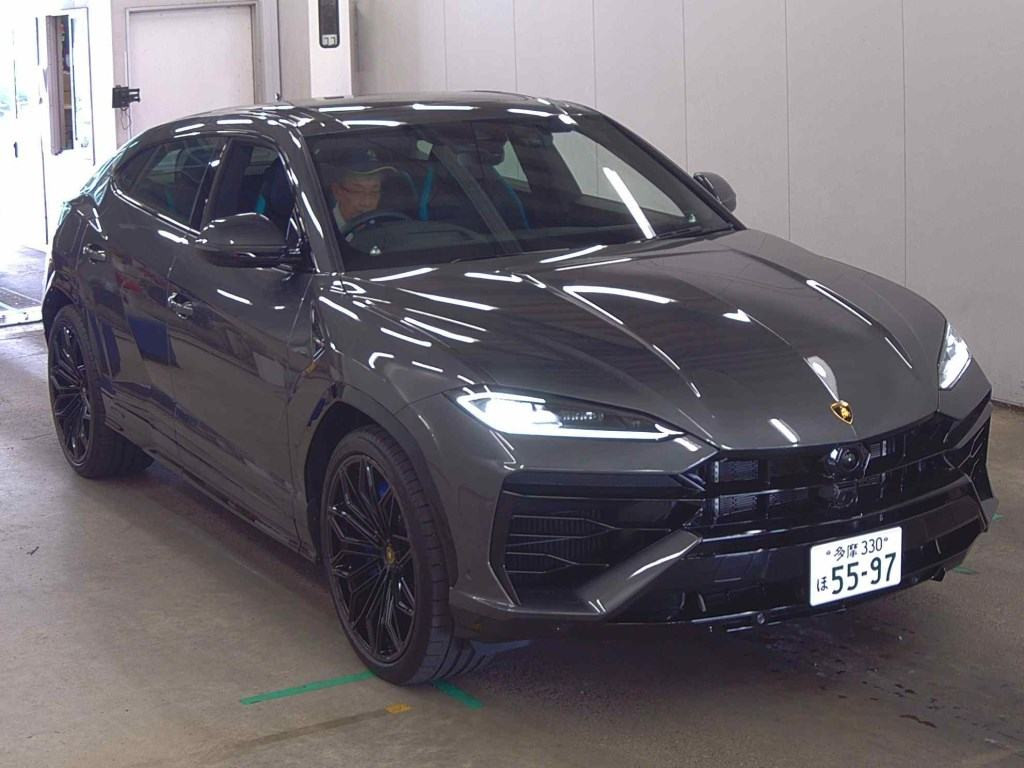 Lamborghini Urus 2025 z aukcji japońskiej