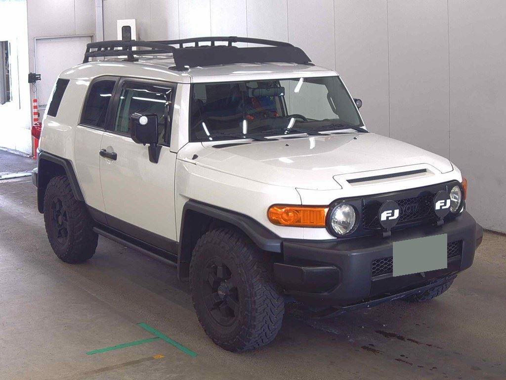 America Toyota FJ Cruiser 2008 z aukcji japońskiej