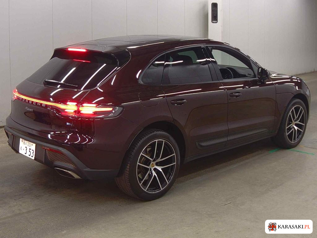 2023 Porsche Macan 4WD Base Grade 4