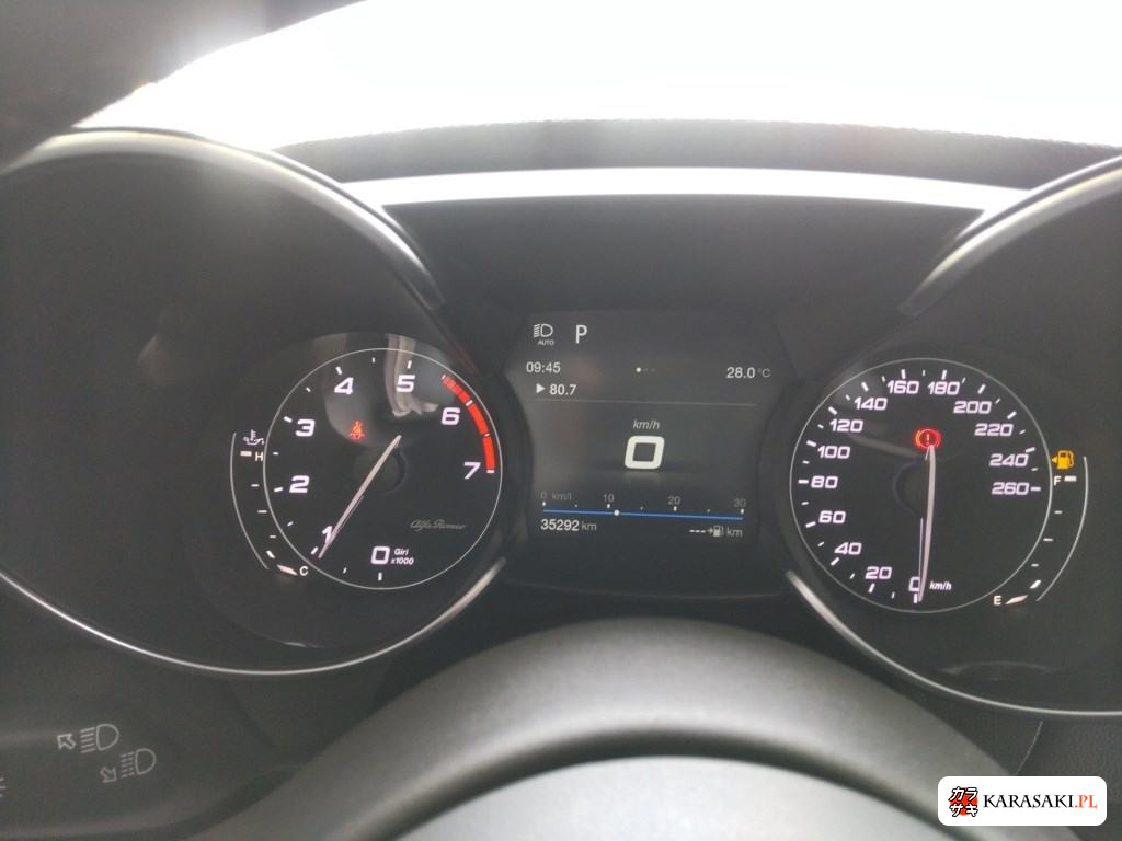 2018 Alfa Romeo Giulia 4D 4WD Veloce 6