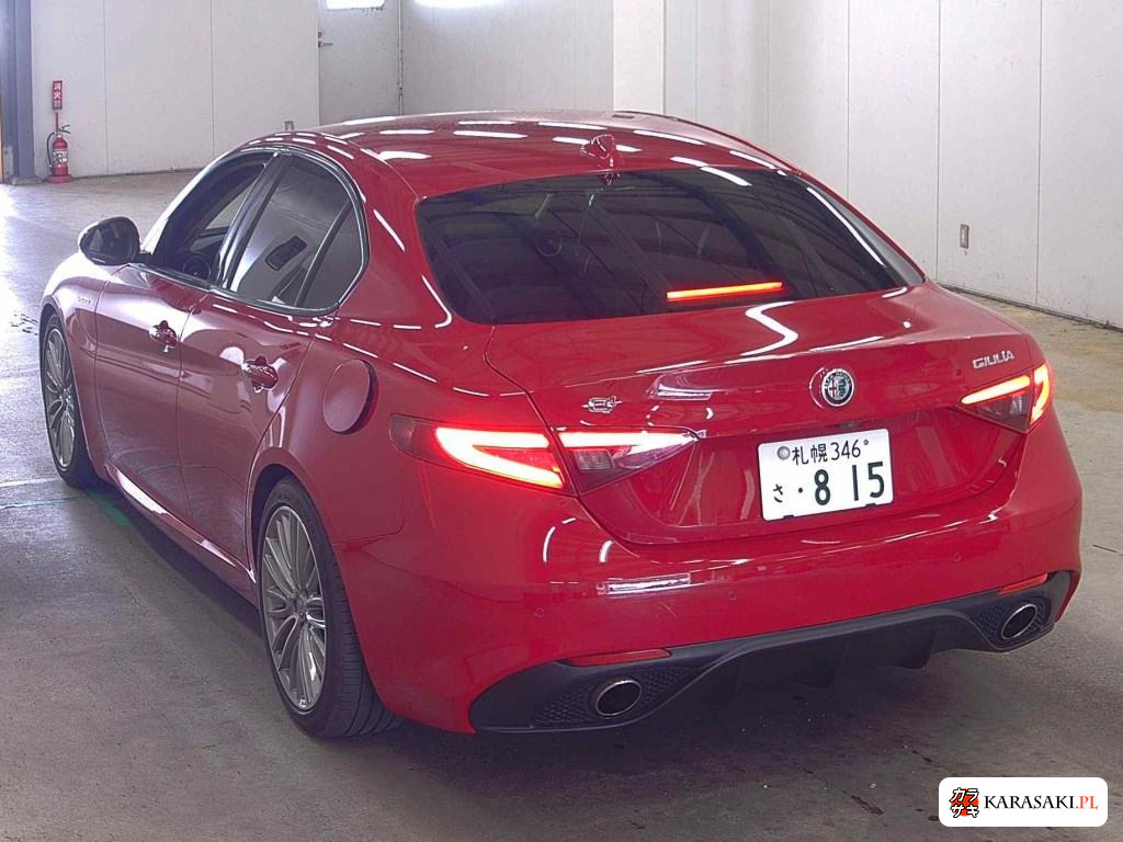 2018 Alfa Romeo Giulia 4D 4WD Veloce 2