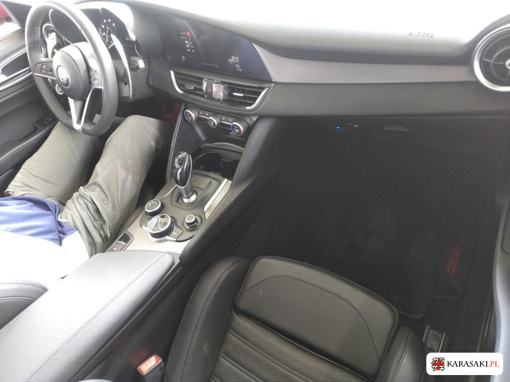 2018 Alfa Romeo Giulia 4D 4WD Veloce 5