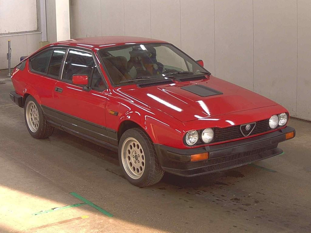 Alfa Romeo Alfa GTV 1986 z aukcji japońskiej