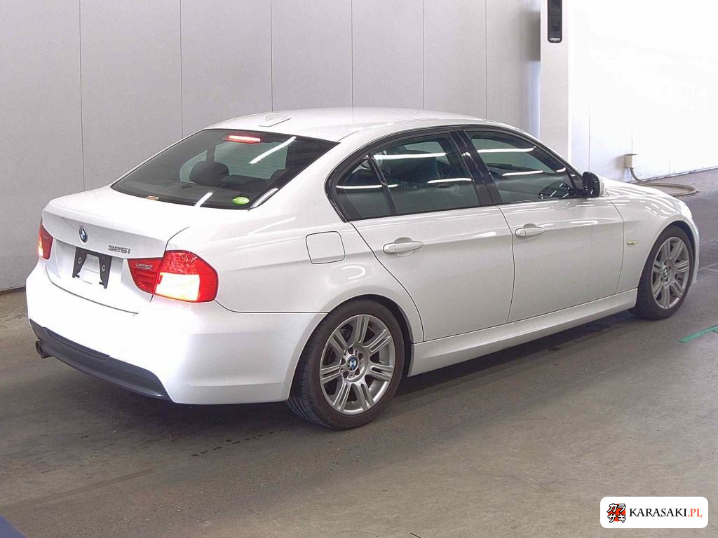 2011 BMW 3 Series 4D 325I M-Sport Package 4