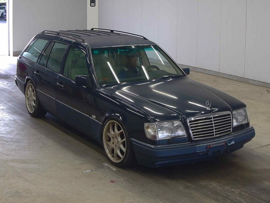 Mercedes-Benz E-Class Stationwagon 1994 z aukcji japońskiej