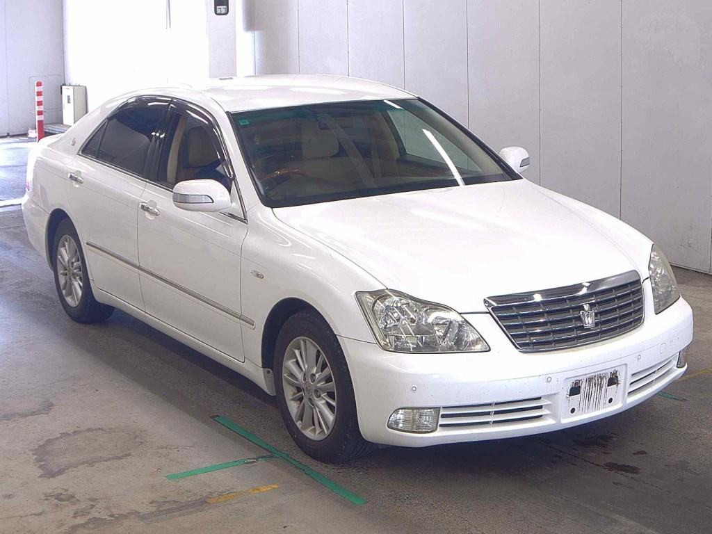 Toyota Crown 2005 z aukcji japońskiej