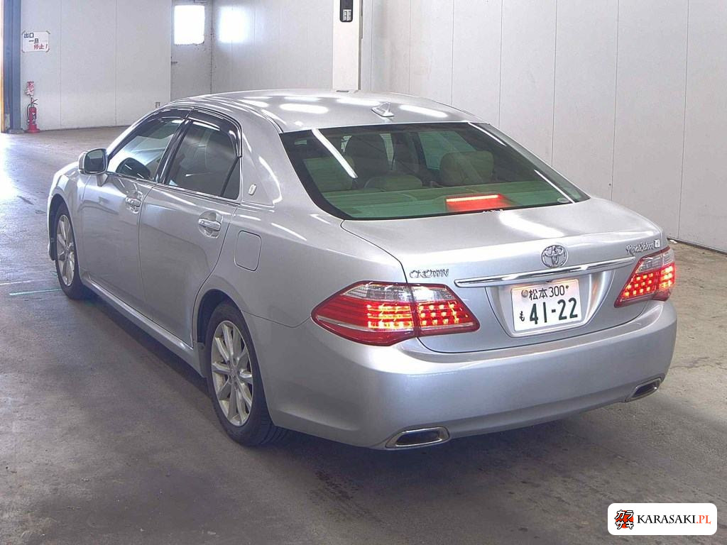 2011 Toyota Crown 4D Royal Saloon G 2