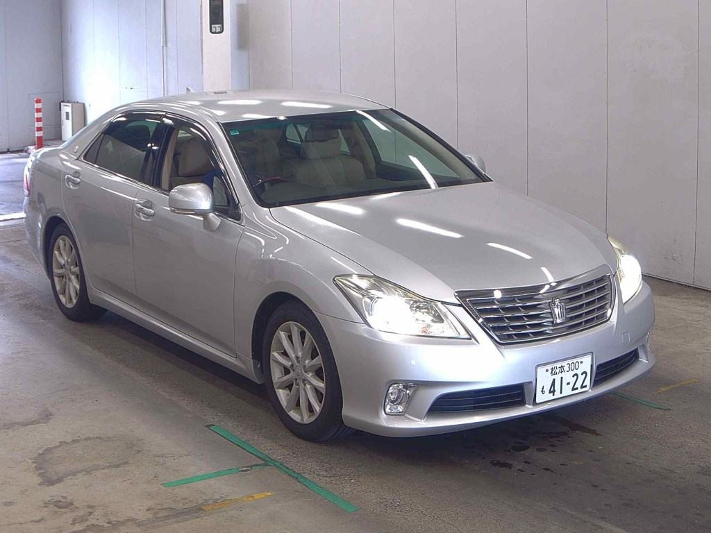Toyota Crown 2011 z aukcji japońskiej