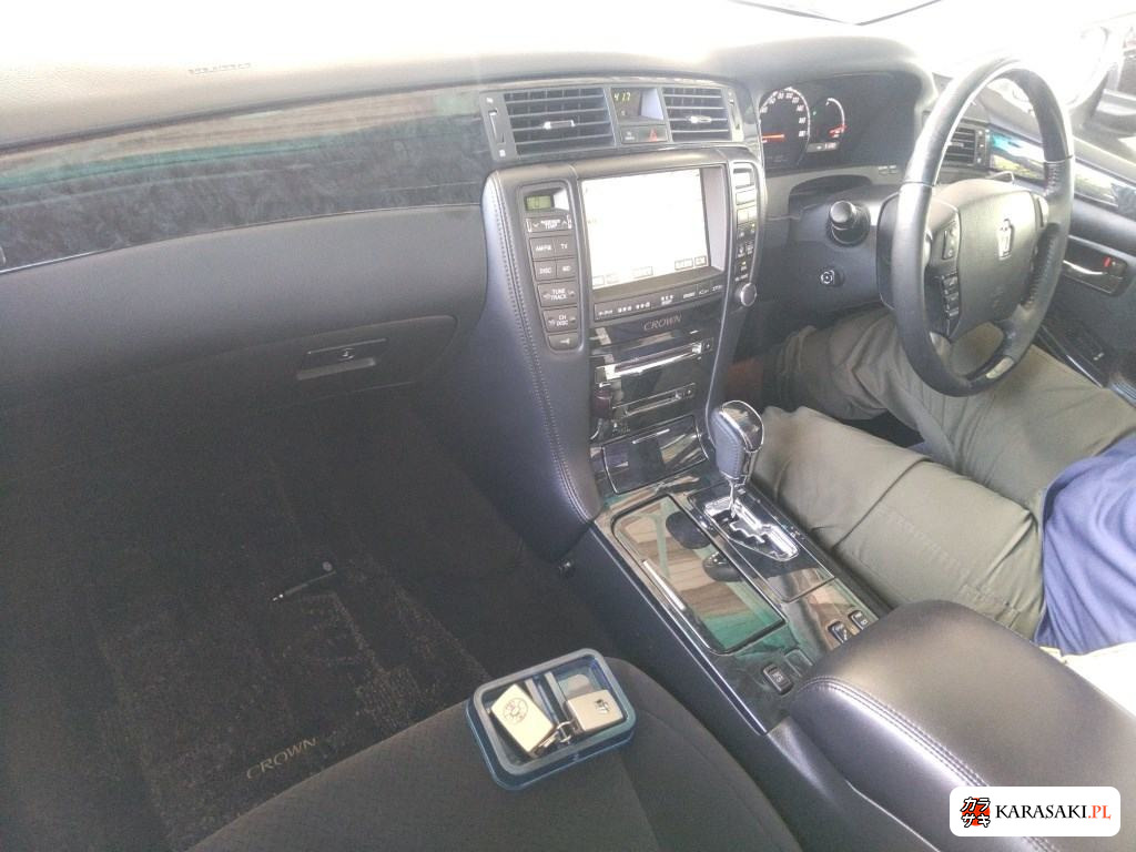 2005 Toyota Crown 4D Athlete 5