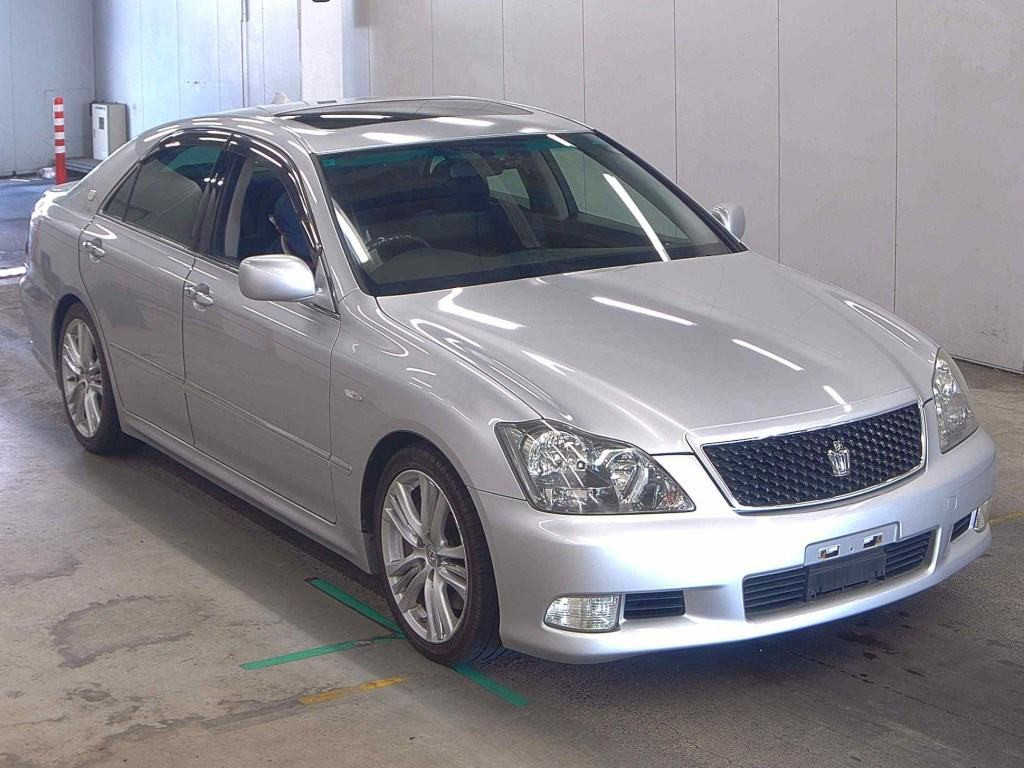 Toyota Crown 2005 z aukcji japońskiej
