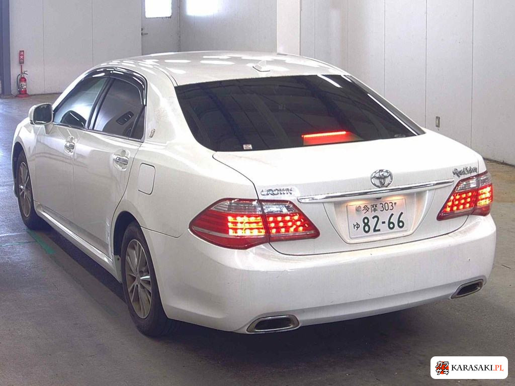 2010 Toyota Crown 4D Royal Saloon 2