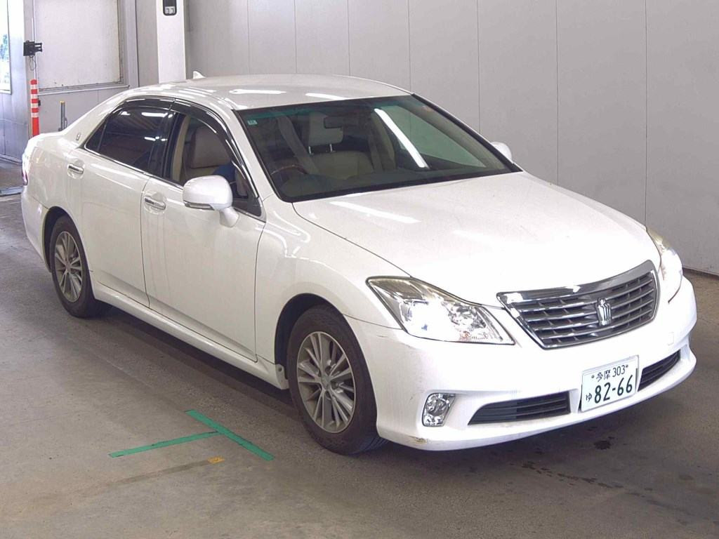 Toyota Crown 2010 z aukcji japońskiej
