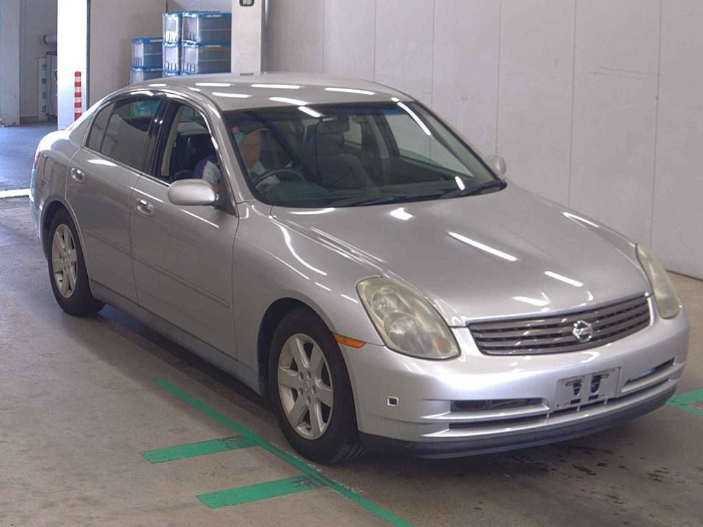 Nissan Skyline 2001 z aukcji japońskiej