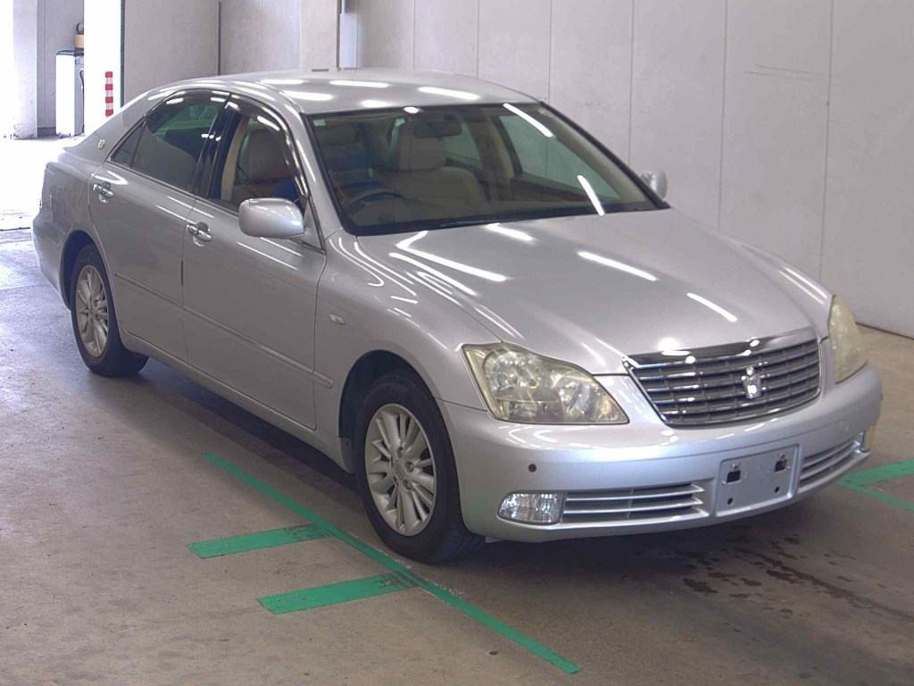 Toyota Crown 2006 z aukcji japońskiej