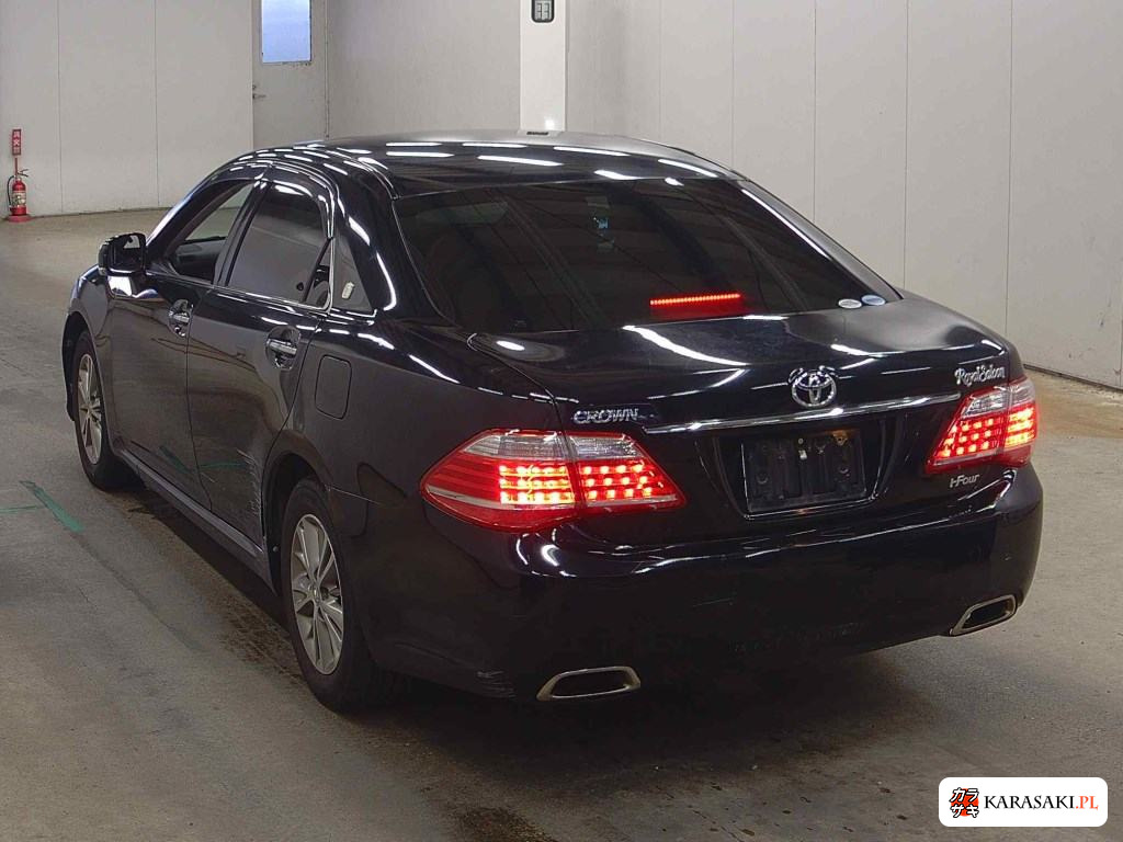 2011 Toyota Crown 4D 4WD Royal Saloon I-Four Special Package 2