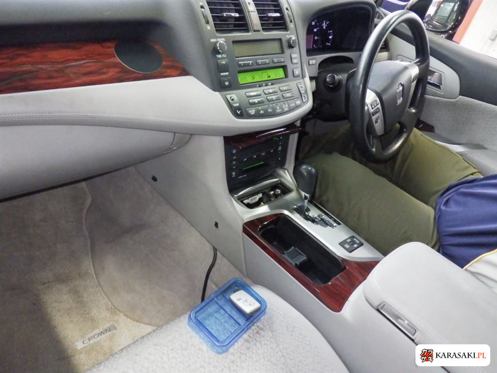 2011 Toyota Crown 4D 4WD Royal Saloon I-Four Special Package 5