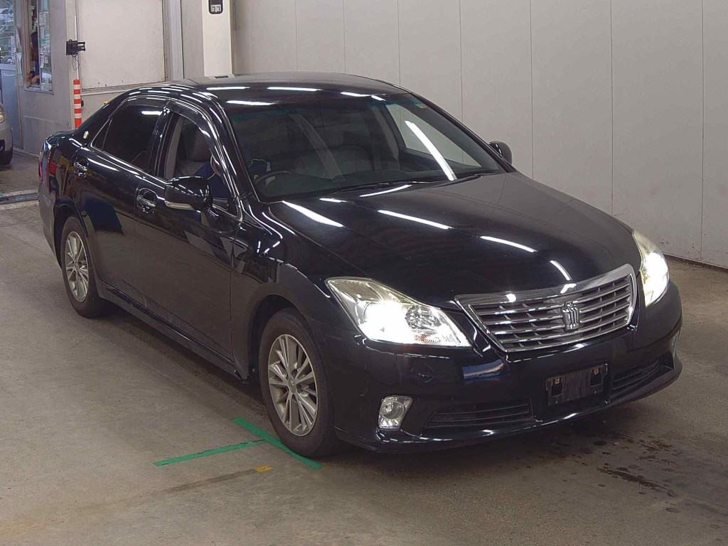 Toyota Crown 2011 z aukcji japońskiej