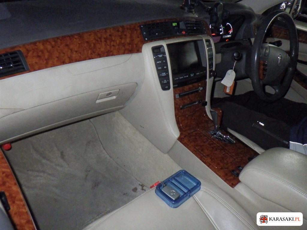2005 Toyota Crown 4D Royal Saloon G 5