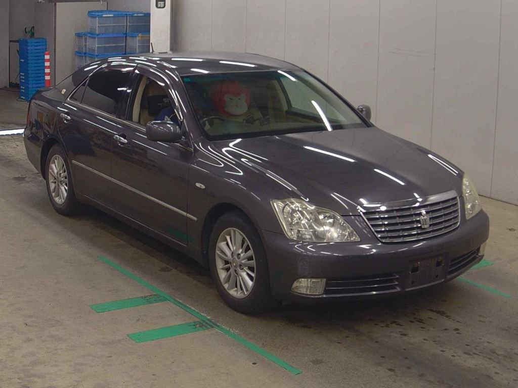 Toyota Crown 2005 z aukcji japońskiej
