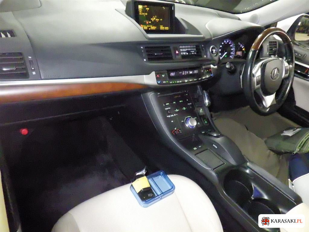 2011 Lexus CT CT200H Version L 5