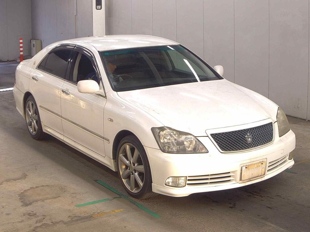 Toyota Crown 2005 z aukcji japońskiej