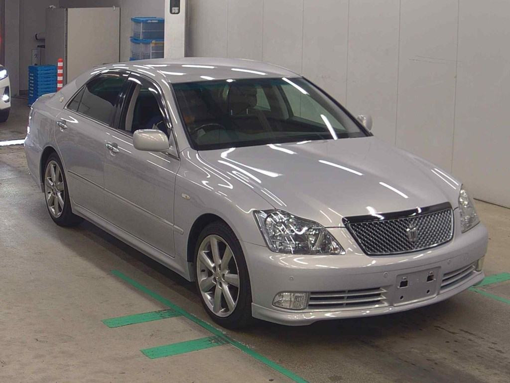 Toyota Crown 2005 z aukcji japońskiej