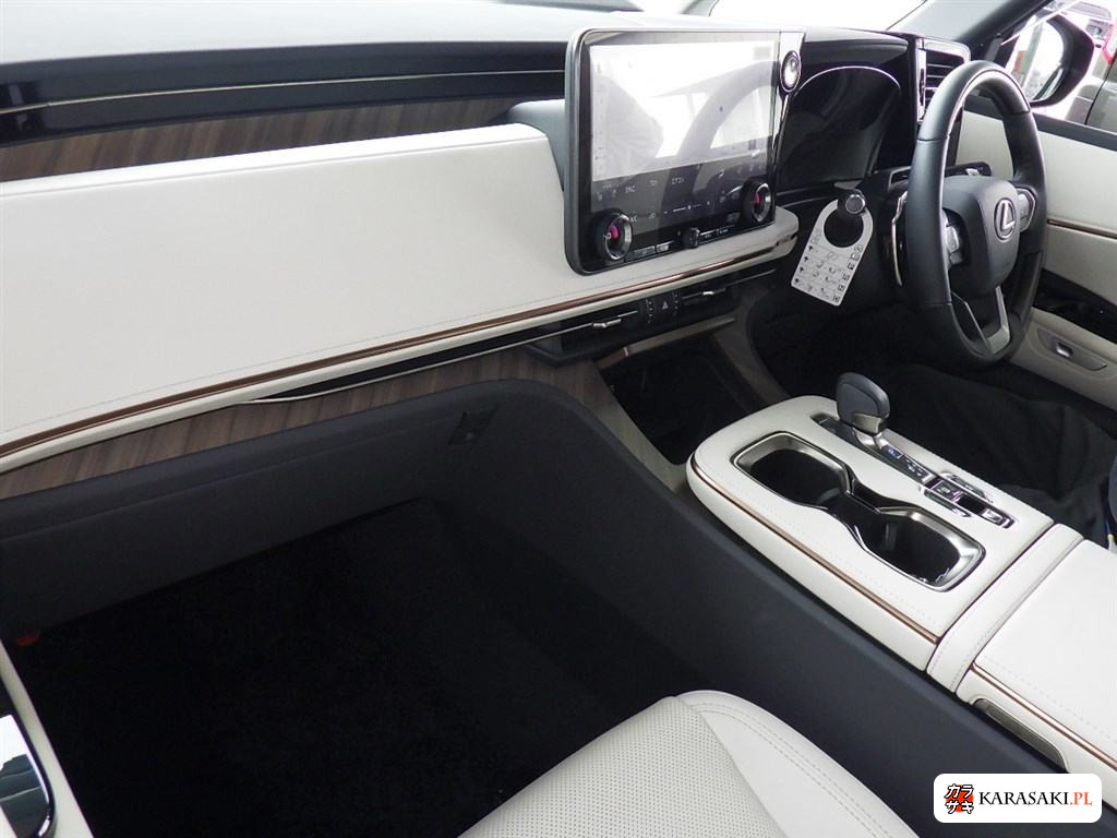 Lexus LM 2024 z aukcji japońskiej